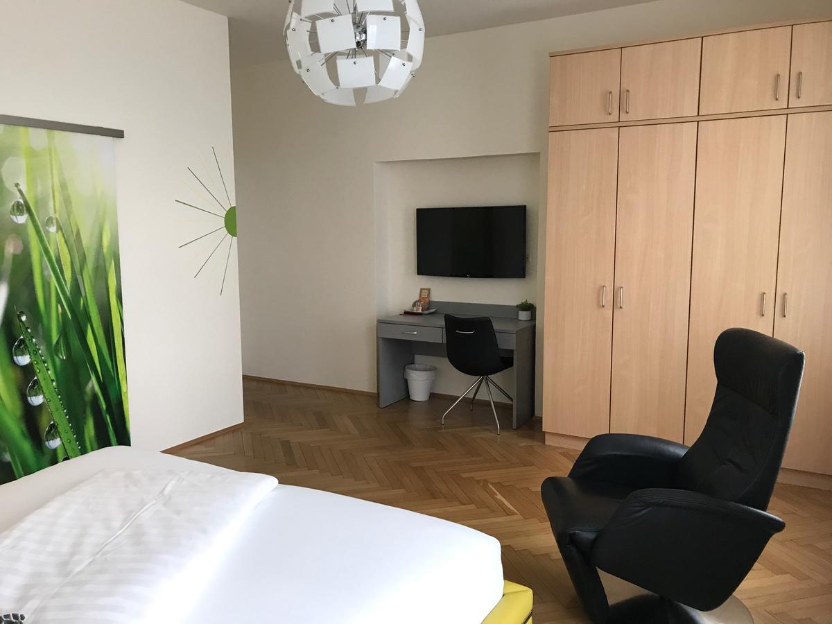 Hotel Bellini Леобен Екстер'єр фото